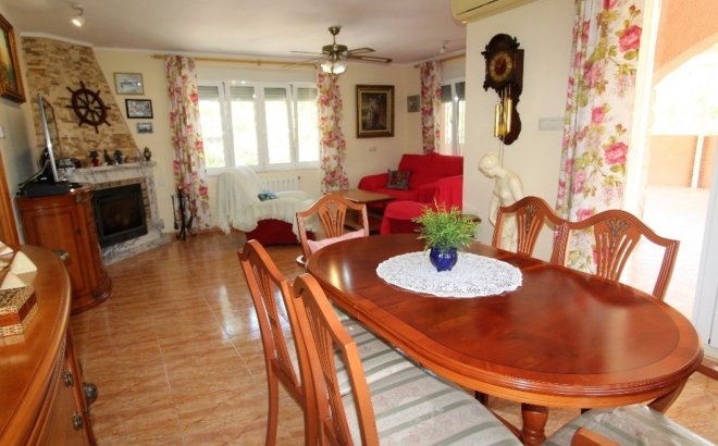 Resale - Villa -
Torrevieja - Los Balcones