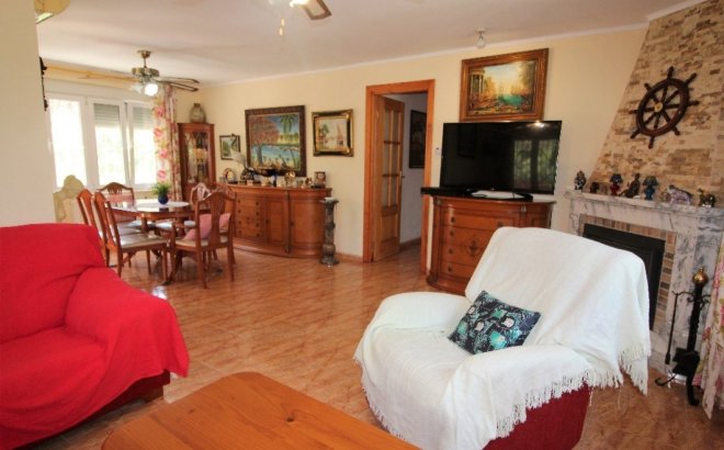 Resale - Villa -
Torrevieja - Los Balcones