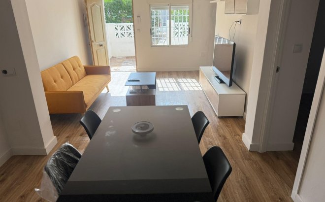 Resale - Town House -
Torrevieja - La Siesta - El Salado - Torreta