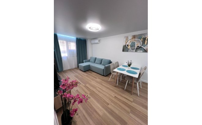 Resale - Apartment -
Torrevieja - Estacion De Autobuses