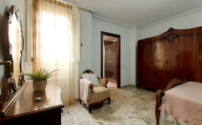 Resale - Apartment -
Torrevieja