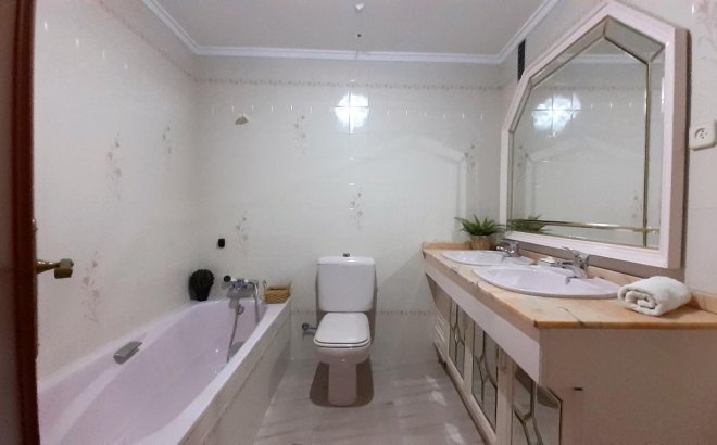 Resale - Apartment -
Torrevieja