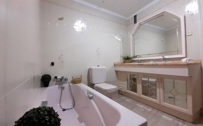 Resale - Apartment -
Torrevieja