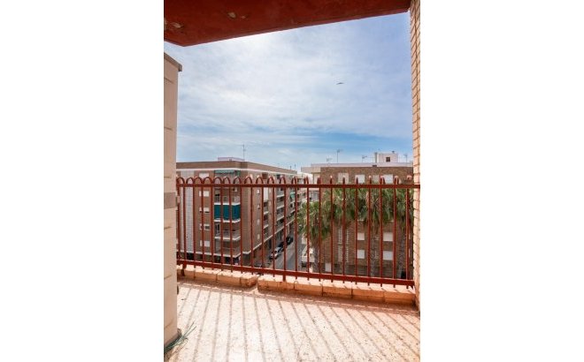 Revente - Appartement -
Torrevieja - El Acequión - Los Náufragos