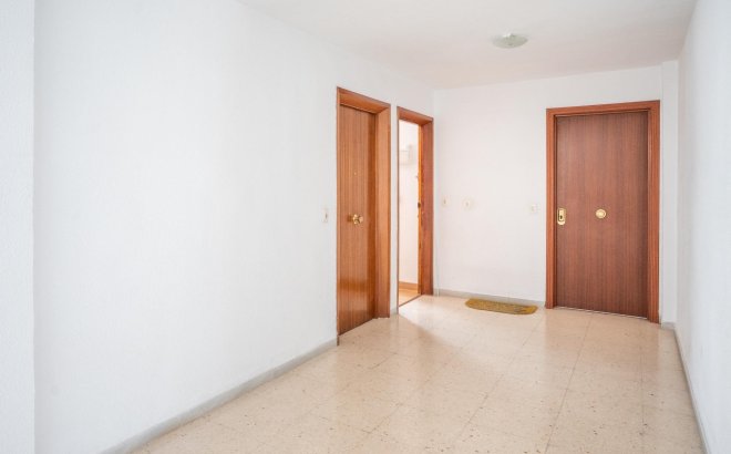 Revente - Appartement -
Torrevieja - El Acequión - Los Náufragos