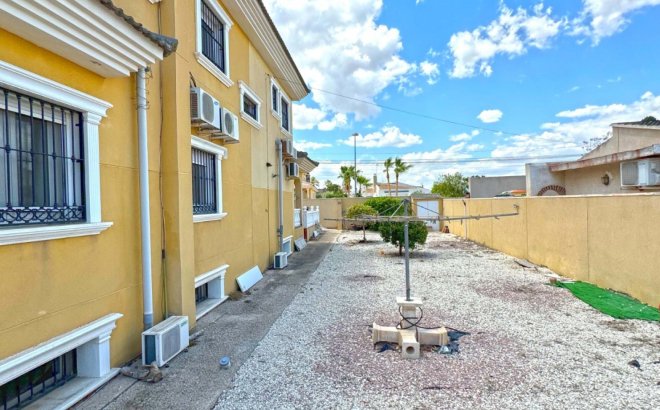 Resale - Villa -
Torrevieja - Costa Blanca