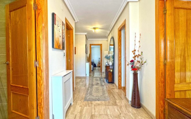 Resale - Villa -
Torrevieja - Costa Blanca