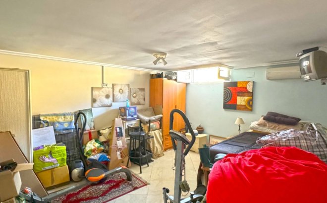 Resale - Villa -
Torrevieja - Costa Blanca