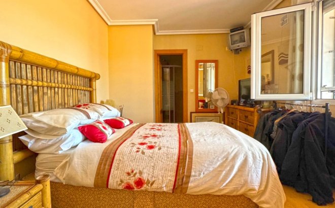 Resale - Villa -
Torrevieja - Costa Blanca