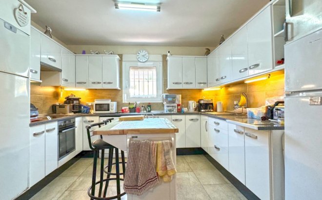 Resale - Villa -
Torrevieja - Costa Blanca