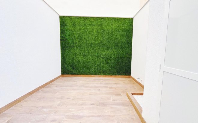 Resale - Apartment -
Torrevieja - Playa del Cura