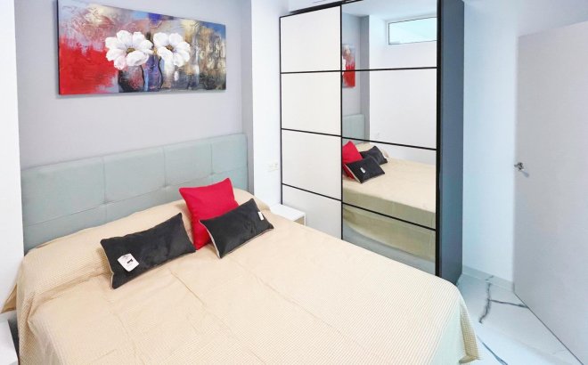 Resale - Apartment -
Torrevieja - Playa del Cura