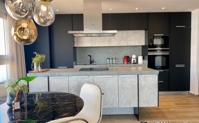 Resale - Penthouse -
Torrevieja - Punta Prima