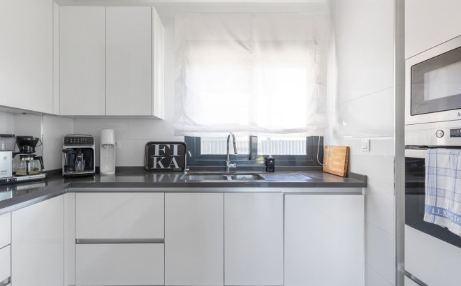 Resale - Villa -
Torrevieja - Rosaleda