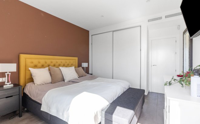 Resale - Villa -
Torrevieja - Rosaleda