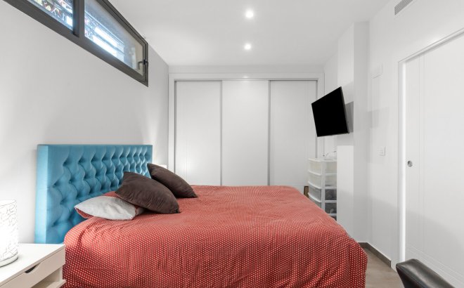 Resale - Villa -
Torrevieja - Rosaleda