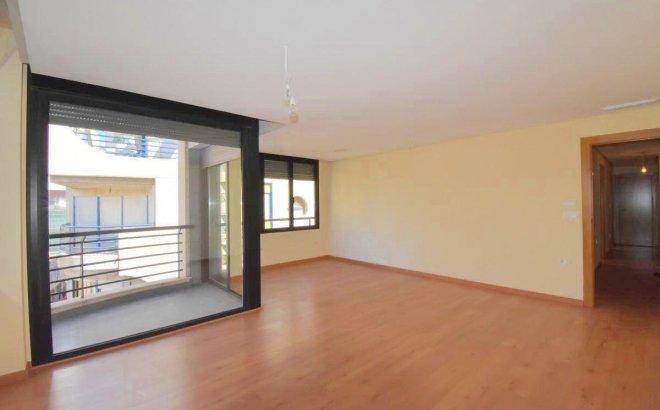 Herverkoop - Appartement -
Torrevieja - Centro - Muelle Pesquero