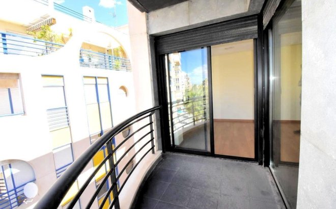 Herverkoop - Appartement -
Torrevieja - Centro - Muelle Pesquero