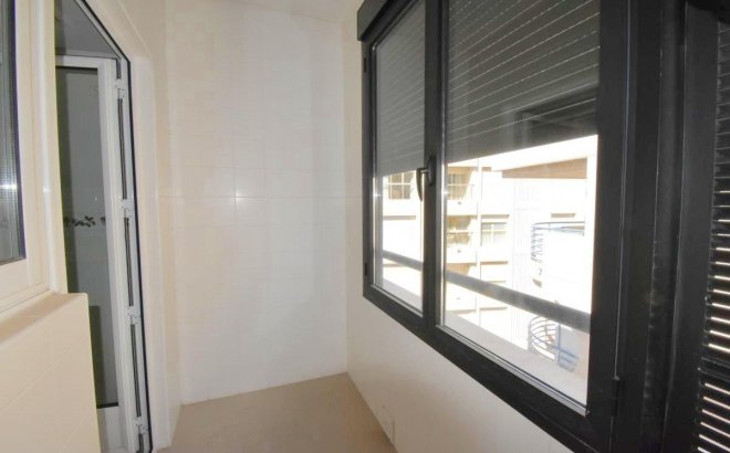 Herverkoop - Appartement -
Torrevieja - Centro - Muelle Pesquero