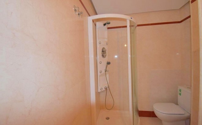 Herverkoop - Appartement -
Torrevieja - Centro - Muelle Pesquero