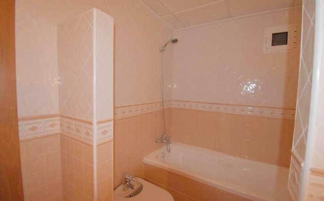 Herverkoop - Appartement -
Torrevieja - Centro - Muelle Pesquero