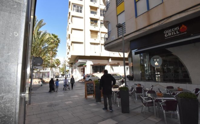 Herverkoop - Appartement -
Torrevieja - Centro - Muelle Pesquero