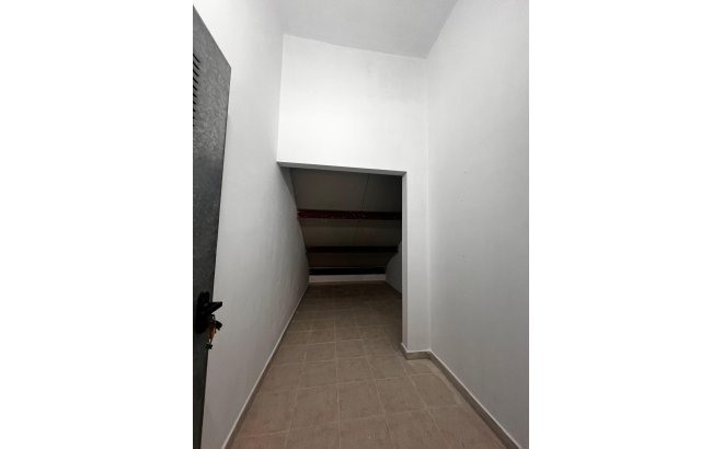 Herverkoop - Appartement -
Torrevieja - Centro - Muelle Pesquero