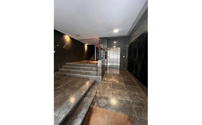 Herverkoop - Appartement -
Torrevieja - Centro - Muelle Pesquero