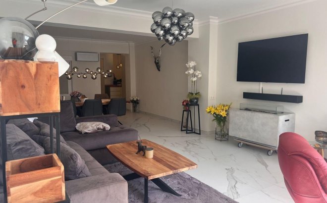 Resale - Apartment -
Torrevieja