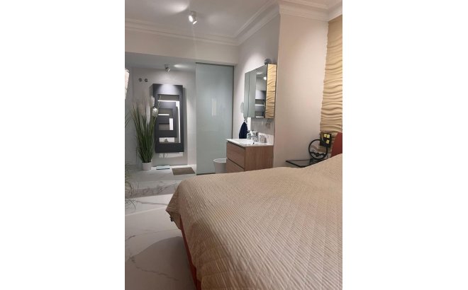 Resale - Apartment -
Torrevieja