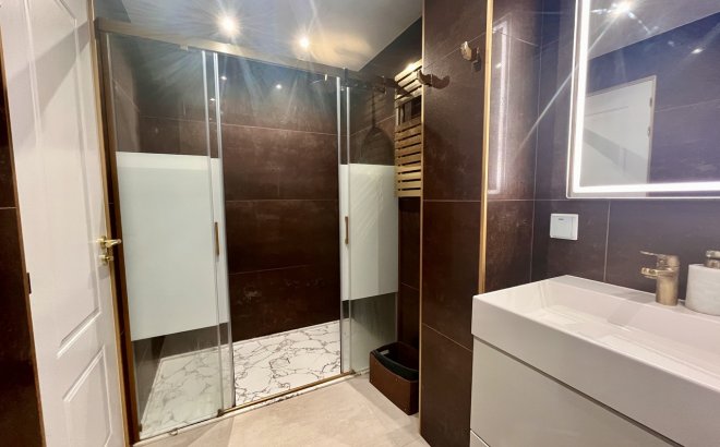 Resale - Apartment -
Torrevieja - Costa Blanca