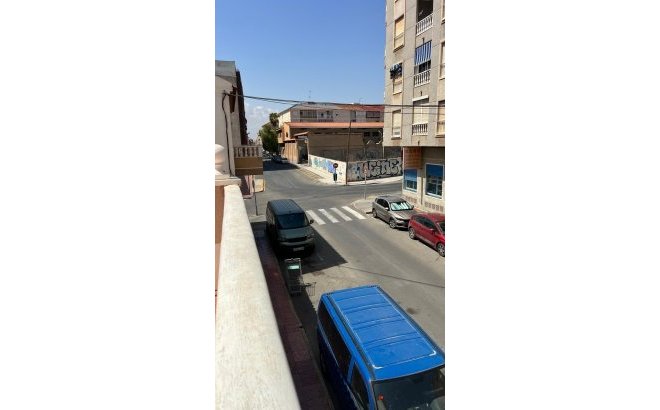 Resale - Town House -
Torrevieja - Estacion De Autobuses
