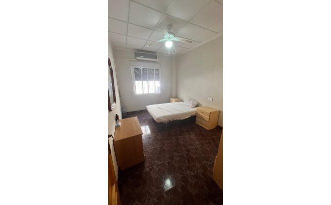 Resale - Town House -
Torrevieja - Estacion De Autobuses