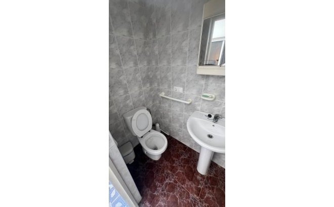 Resale - Town House -
Torrevieja - Estacion De Autobuses