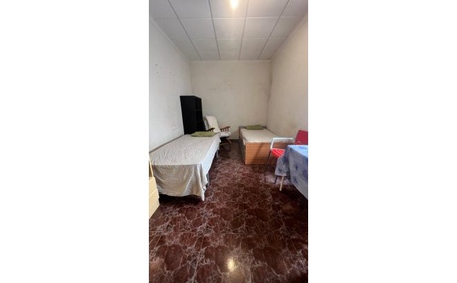 Resale - Town House -
Torrevieja - Estacion De Autobuses