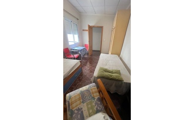 Resale - Town House -
Torrevieja - Estacion De Autobuses