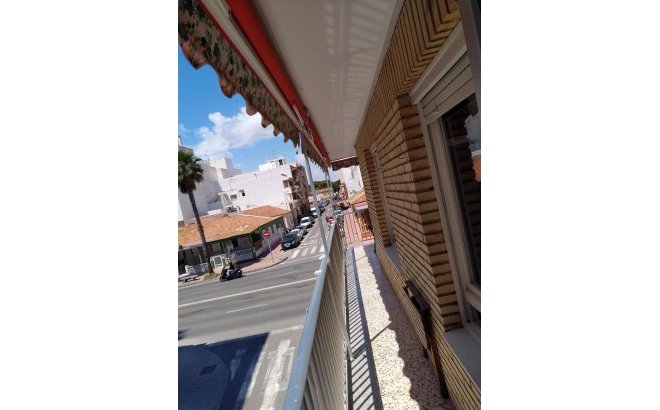 Revente - Appartement -
Torrevieja - Playa De Los Naufragos