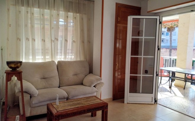 Revente - Appartement -
Torrevieja - Playa De Los Naufragos
