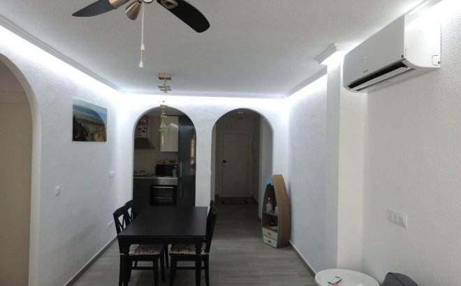 Herverkoop - Appartement -
Torrevieja - Playa del Cura