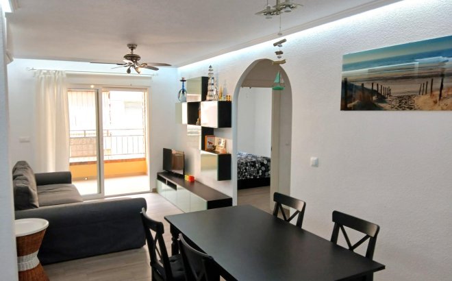 Herverkoop - Appartement -
Torrevieja - Playa del Cura