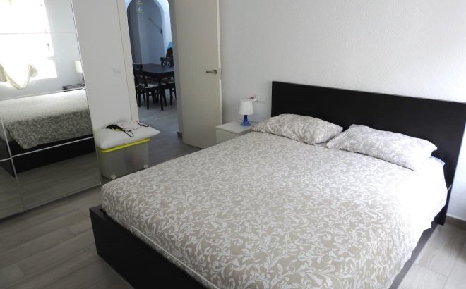 Herverkoop - Appartement -
Torrevieja - Playa del Cura