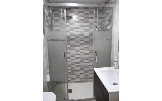 Herverkoop - Appartement -
Torrevieja - Playa del Cura