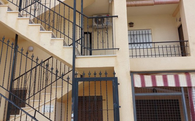 Resale - Apartment -
Torrevieja - Punta Prima