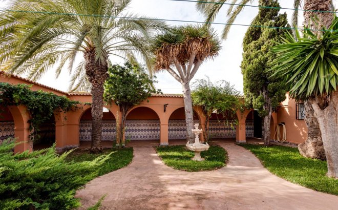 Resale - Villa -
Torrevieja - San Luis