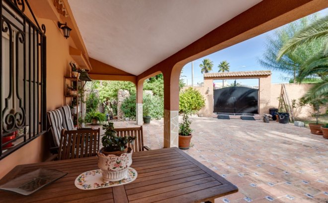 Resale - Villa -
Torrevieja - San Luis