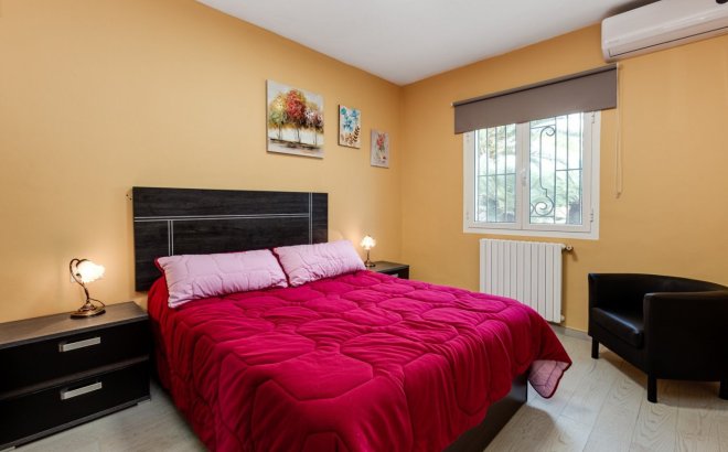 Resale - Villa -
Torrevieja - San Luis