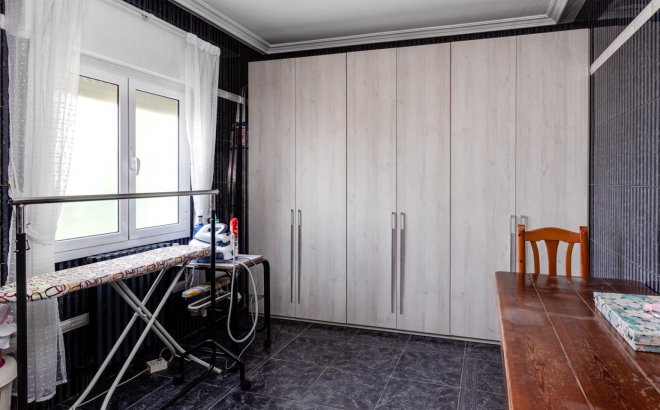 Resale - Villa -
Torrevieja - San Luis