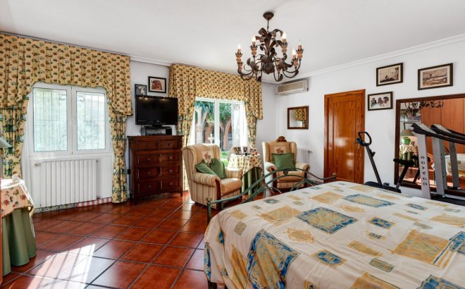 Resale - Villa -
Torrevieja - San Luis