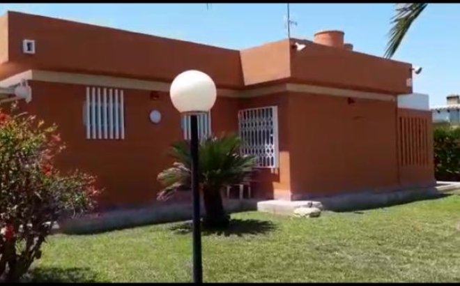 Resale - Villa -
Torrevieja - Costa Blanca