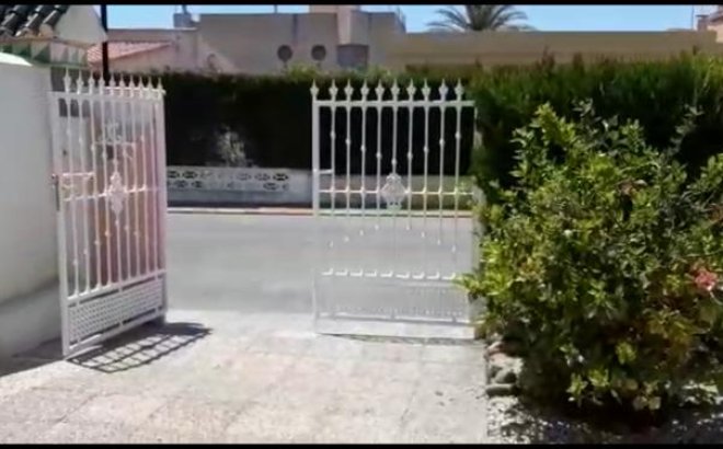 Resale - Villa -
Torrevieja - Costa Blanca